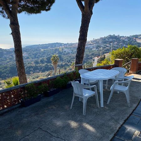 Villa Catalina - Vistamar Sant Cebria de Vallalta ภายนอก รูปภาพ